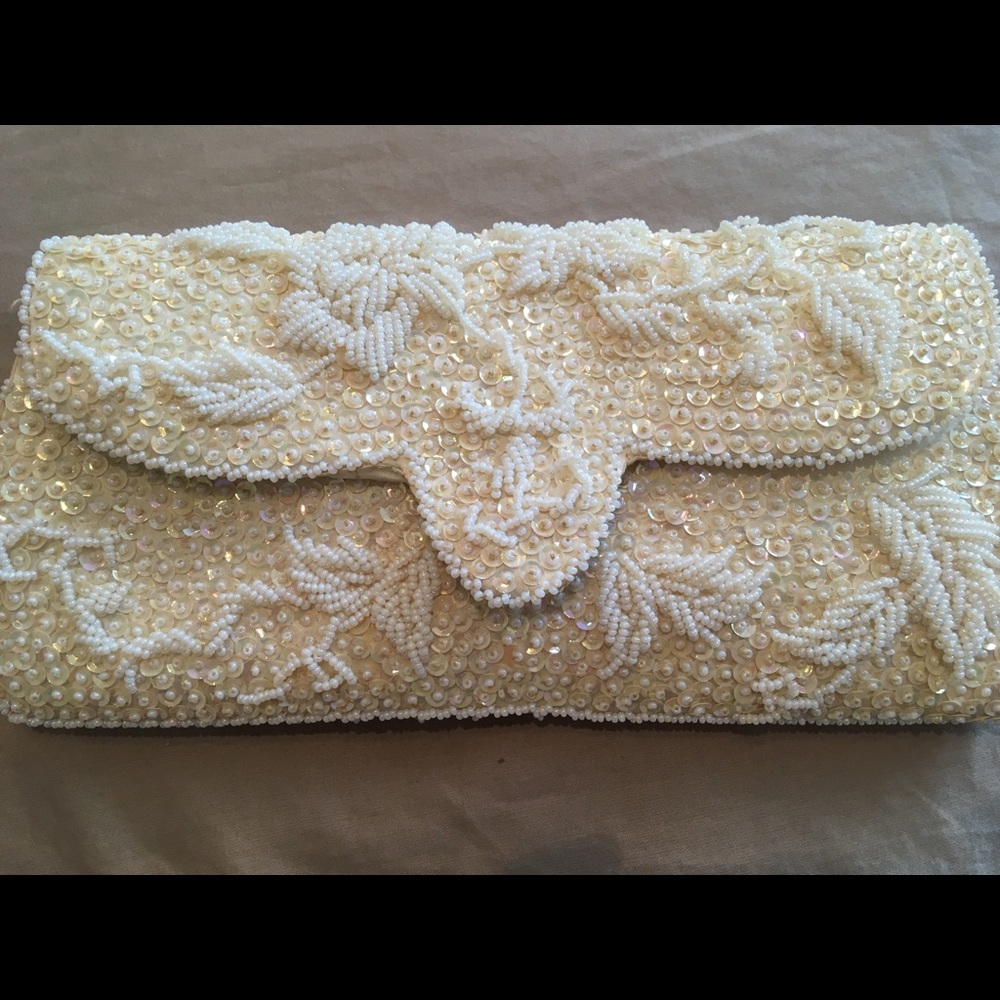 ✨One of a kind✨Italian beaded clutch